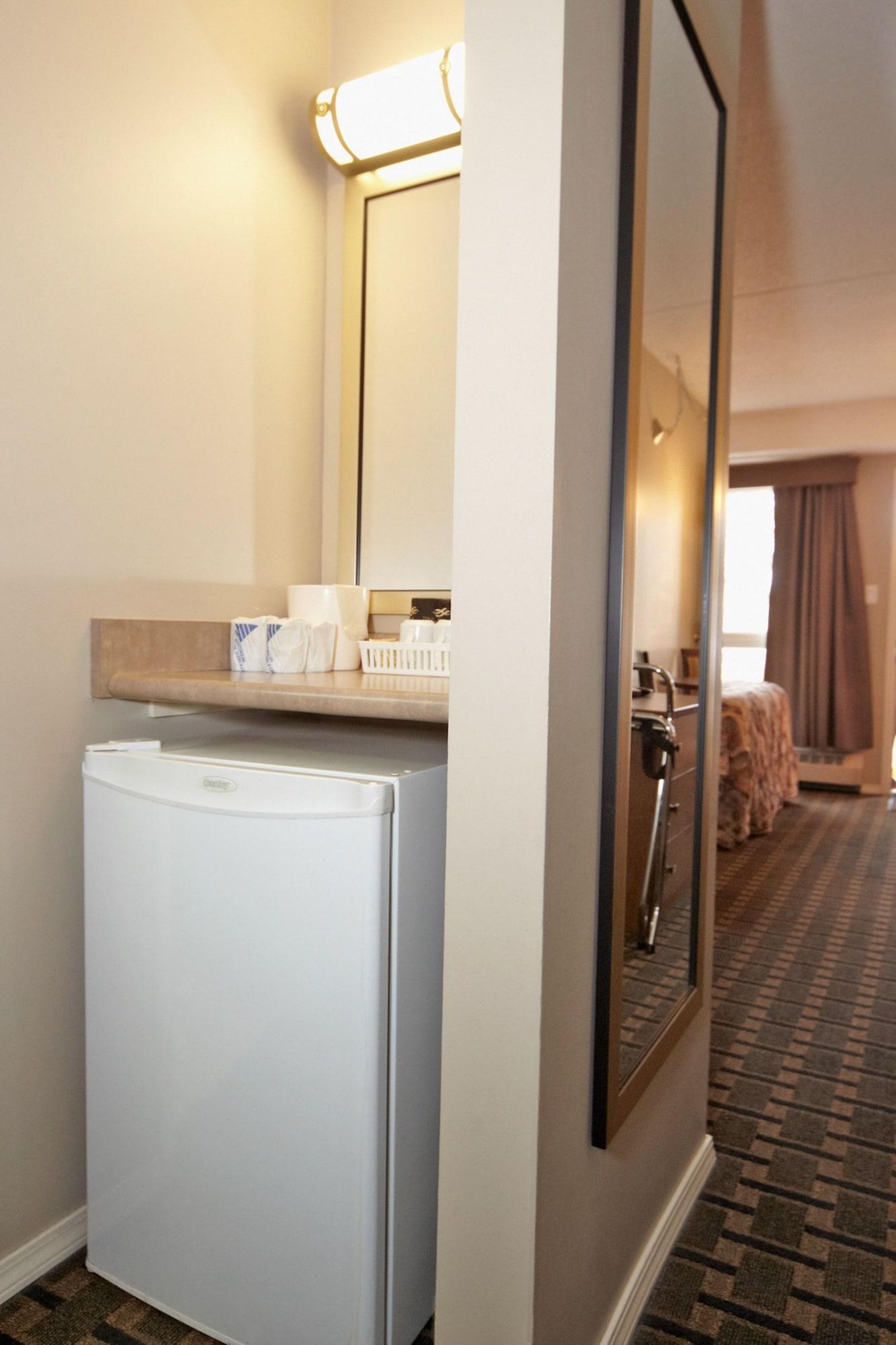 Colonial Square Inn & Suites Saskatoon Eksteriør billede