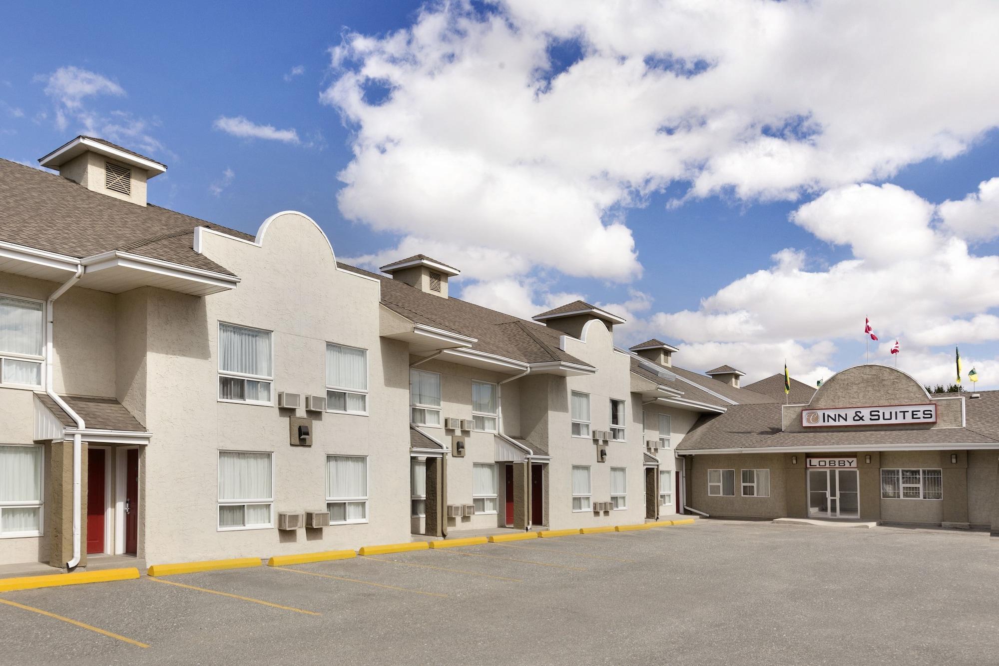 Colonial Square Inn & Suites Saskatoon Eksteriør billede