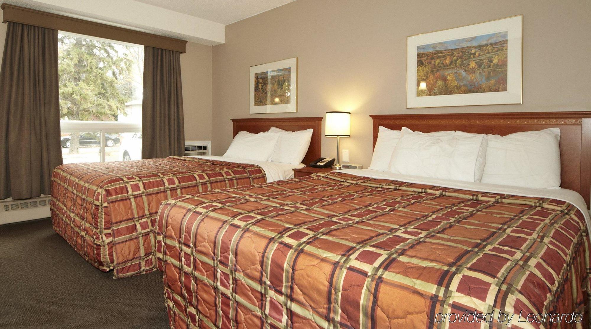 Colonial Square Inn & Suites Saskatoon Eksteriør billede